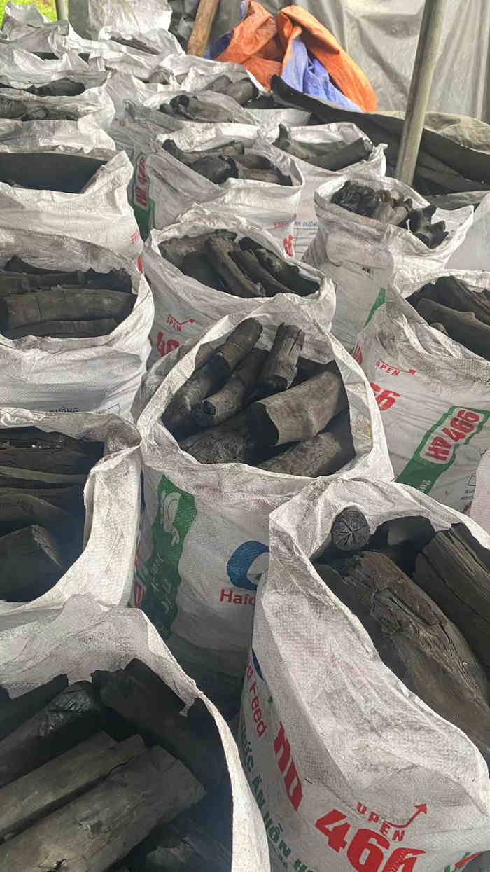 工業木炭出口報關.jpg